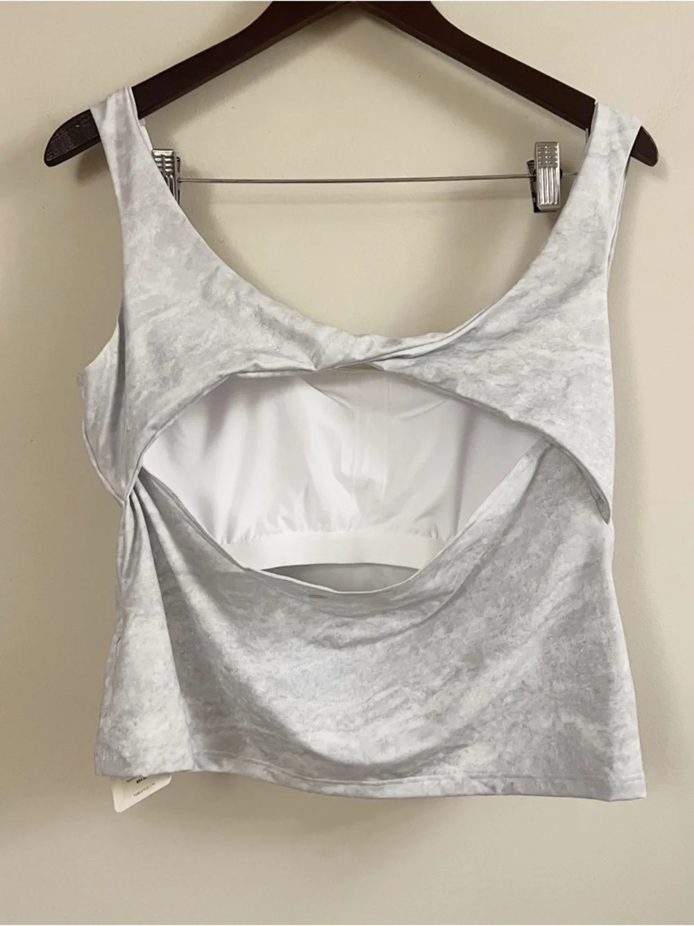 Fabletics Oasis Twist Built-In Bra Tank Stone Marble NEW Size XXL - Picture 3 of 6